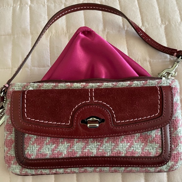 Coach Houndstooth suede, leather , wool wristlet . Never Used! - Picture 2 of 4